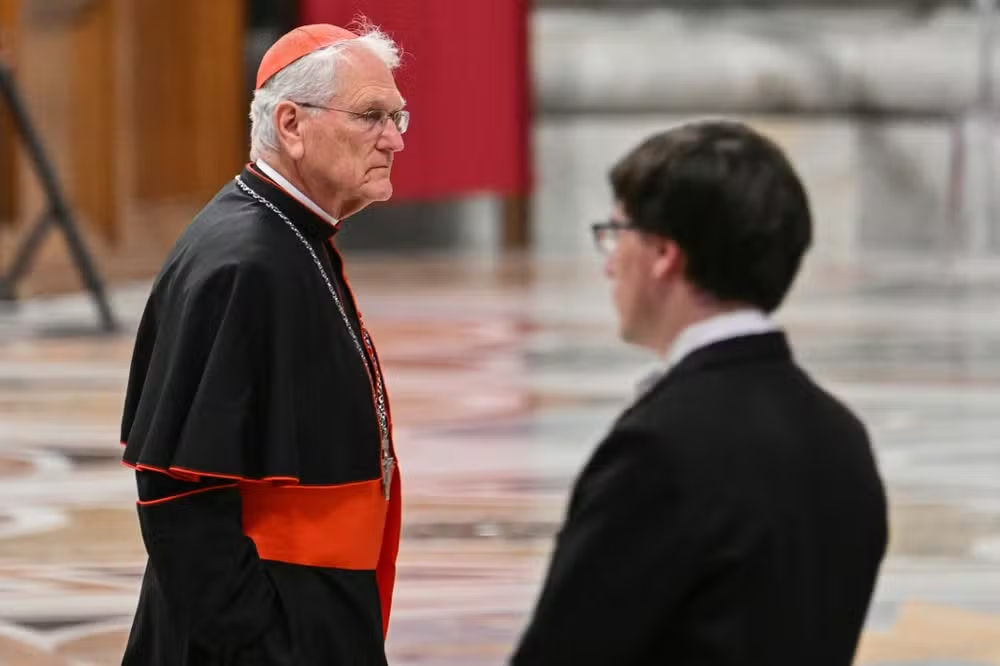 Dom Leonardo Steiner entrega carta de renúncia ao papa após completar 75 anos