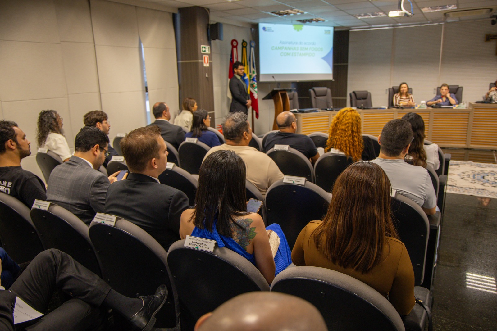 TRE-AM e partidos políticos firmam acordo por campanhas eleitorais sem fogos com estampido