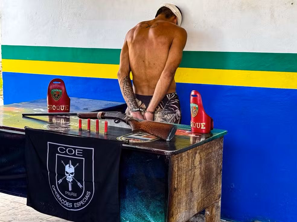 Detento é recapturado com espingarda após fuga de presídio em Maués