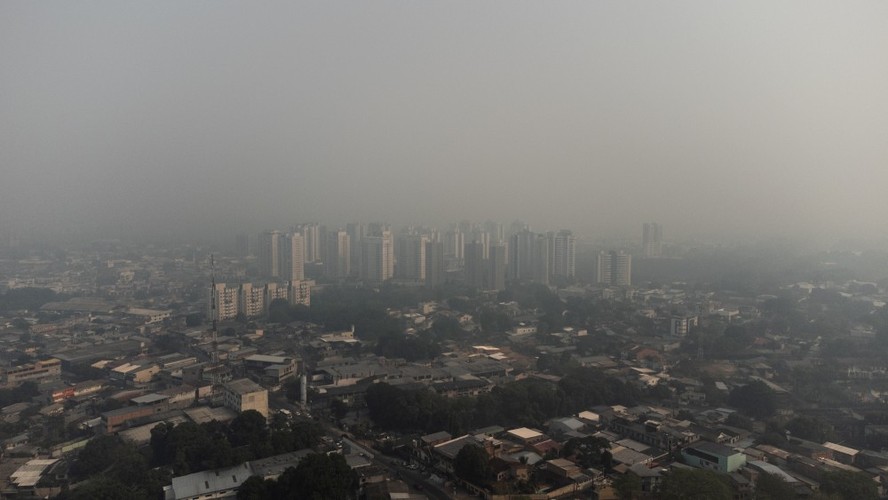 Manaus tem ar em nível perigoso e Defesa Civil emite alerta