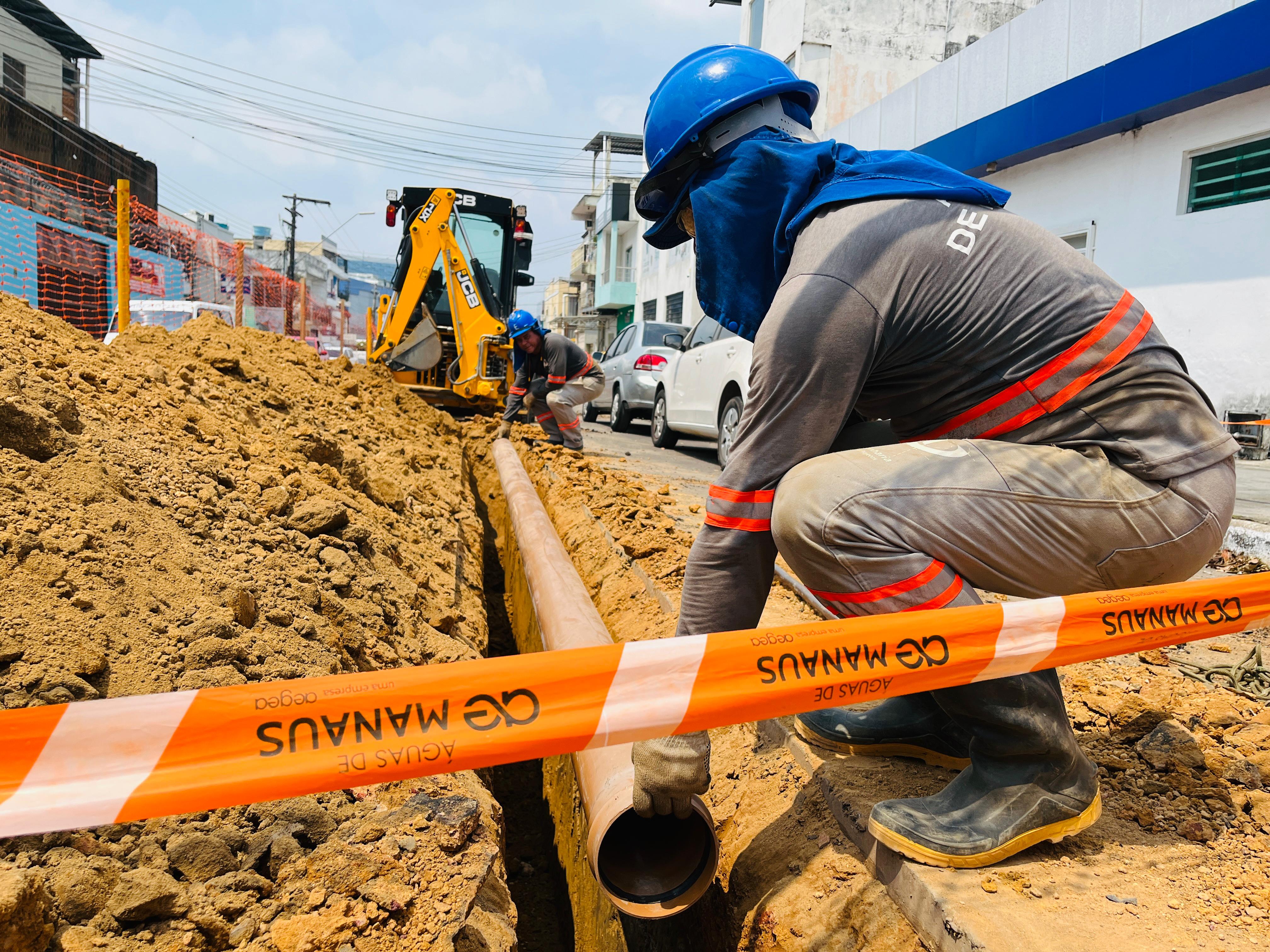Centro de Manaus recebe obras de implantação de rede de esgoto