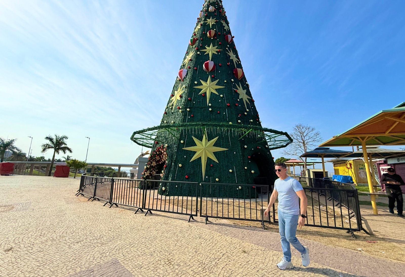 Ornamentação de Natal da Ponta Negra será entregue no sábado (1º/11)