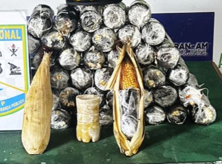 PMAM apreende 15 kg de oxi em formato de espiga de milho em embarcação