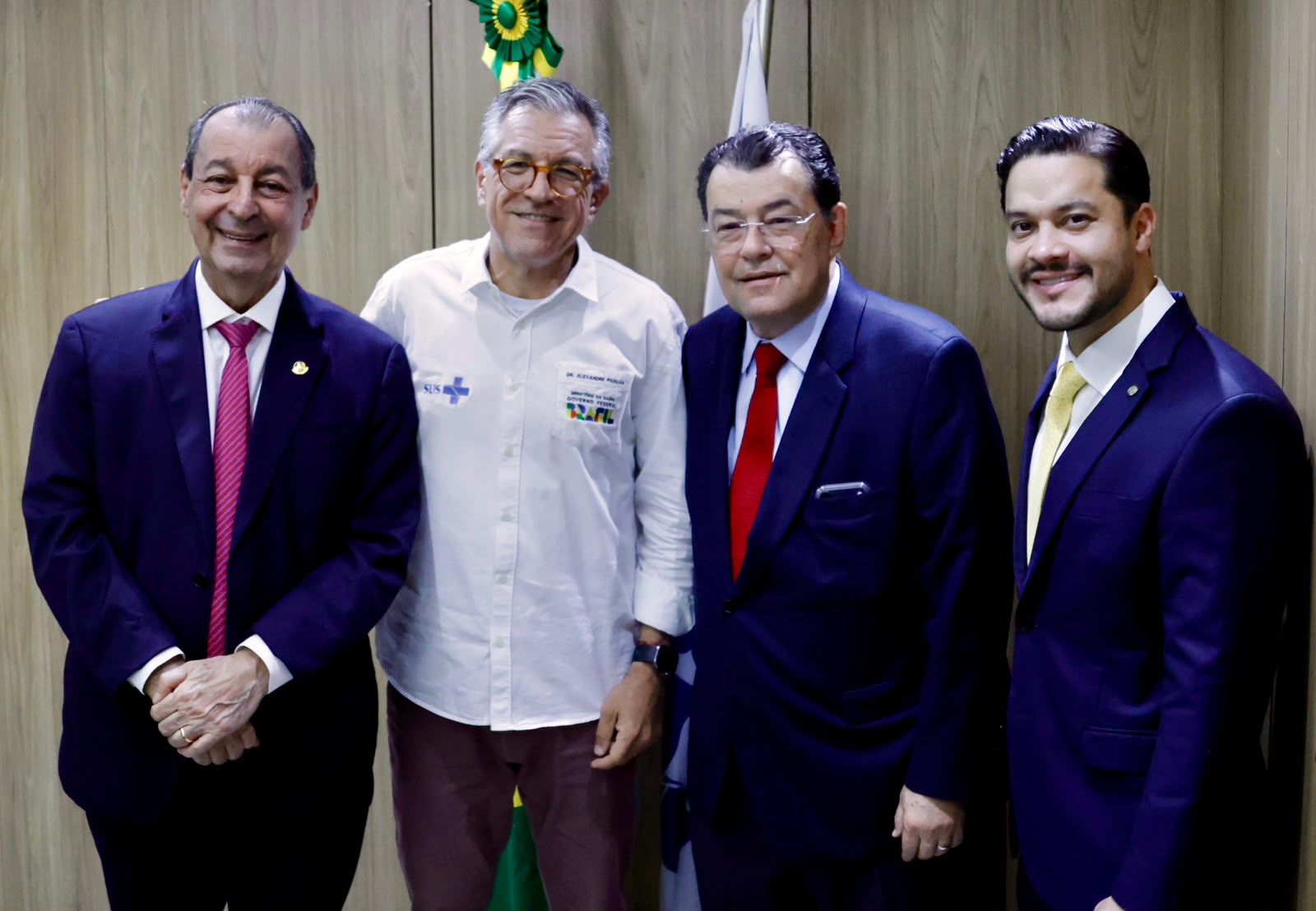 Omar Aziz discute ações emergenciais para saúde do Amazonas com Padilha