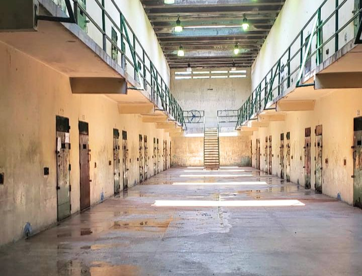 Após morte de detento, PM e Seap realizam revista nos presídios de Manaus