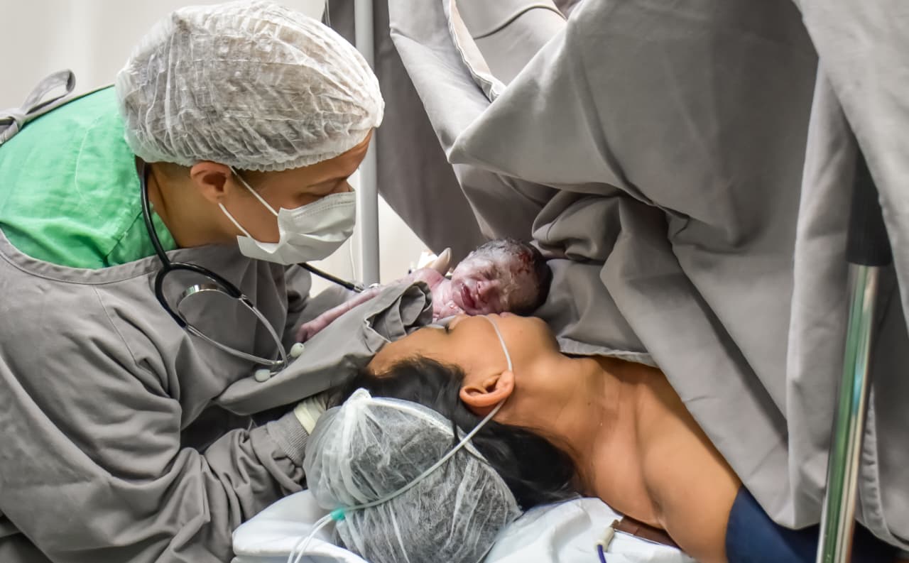 Parto raro de trigêmeos é realizado com sucesso na maternidade Ana Braga