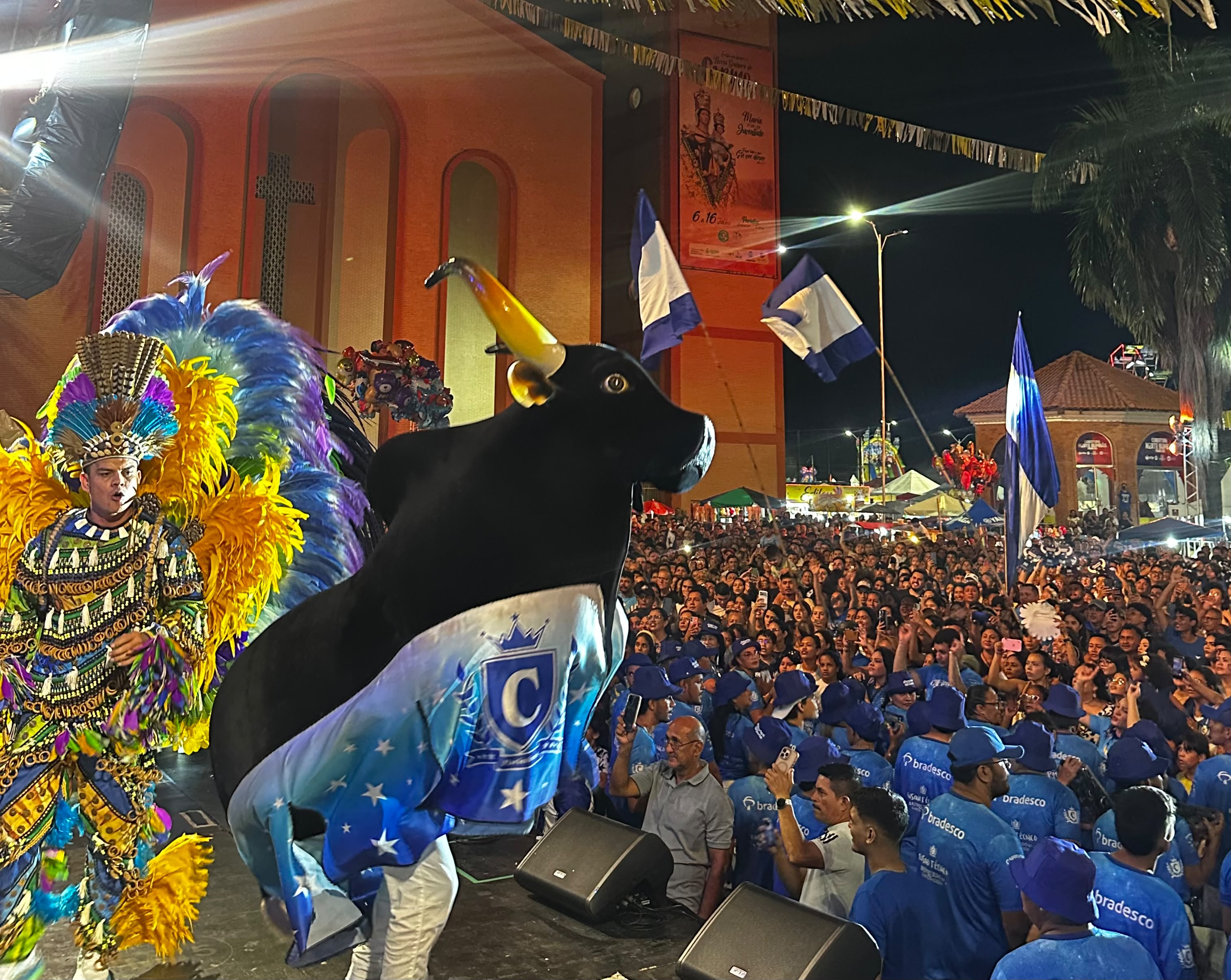 Caprichoso emociona público em homenagem a Nossa Senhora do Carmo