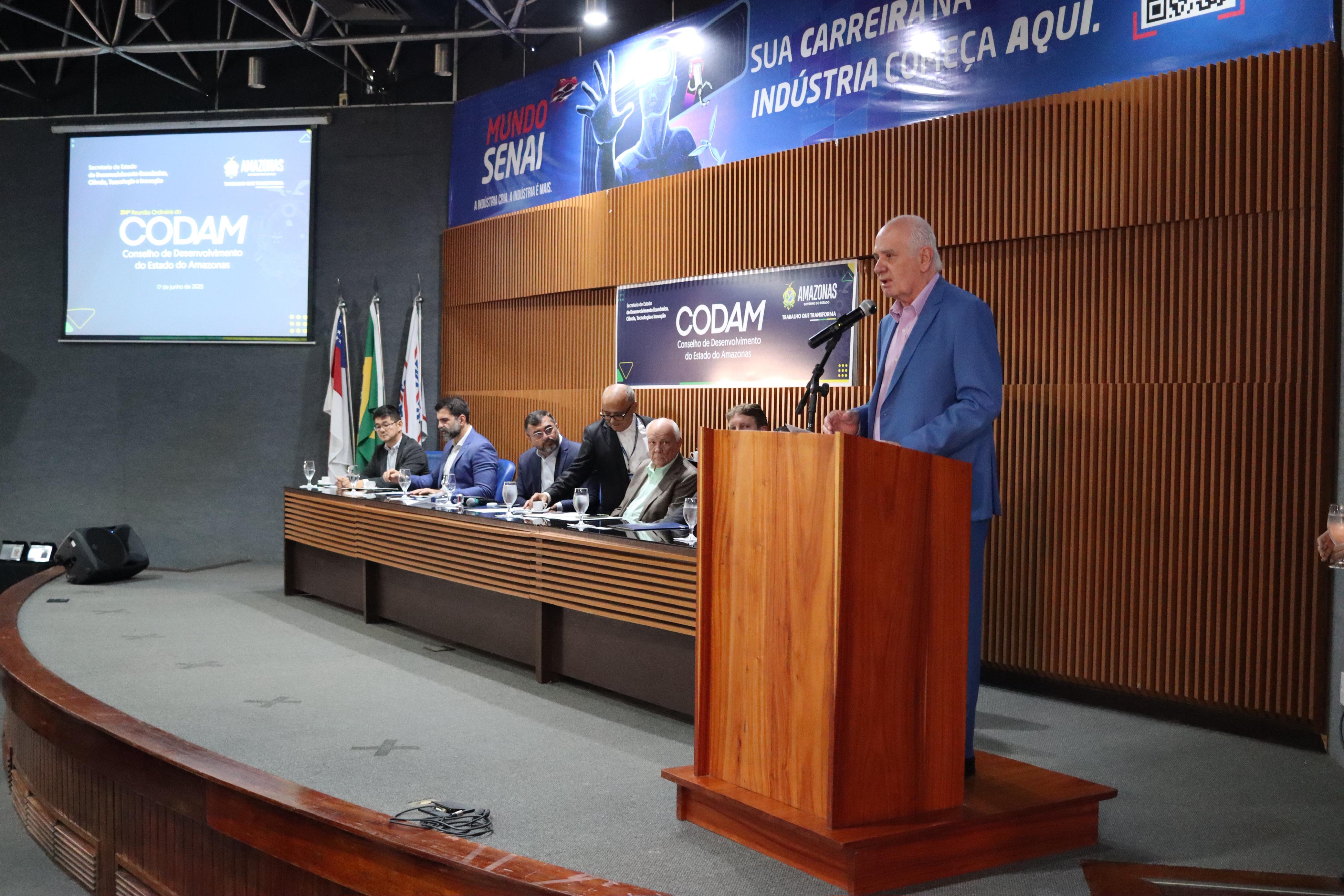 Serafim Corrêa rebate narrativa sobre ZFM e destaca compromisso fiscal do Amazonas