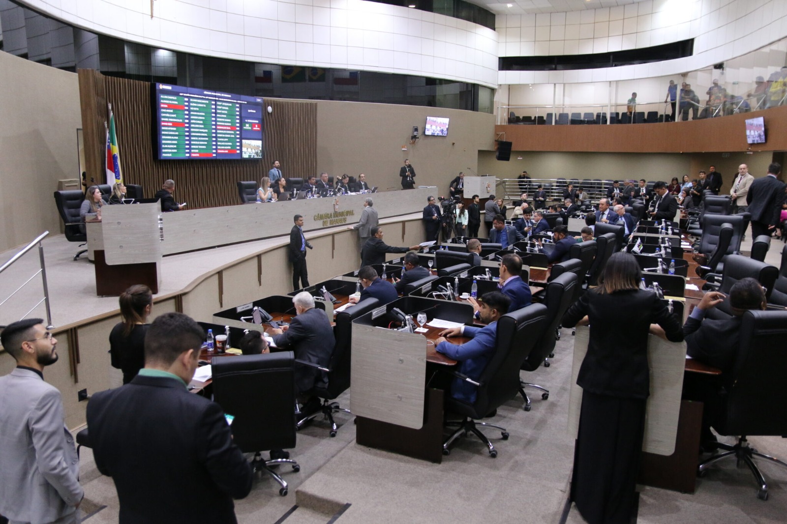 Vereadores oficializam pedido de informações sobre não pagamento do Fundeb