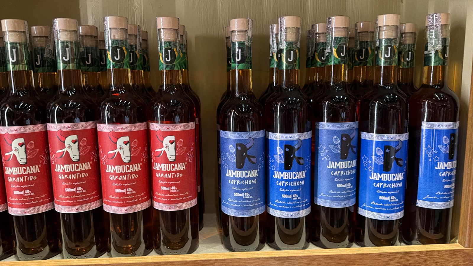 Cachaça de jambu leva sabor amazônico e paixão pelos bumbás para o Festival de Parintins 2026