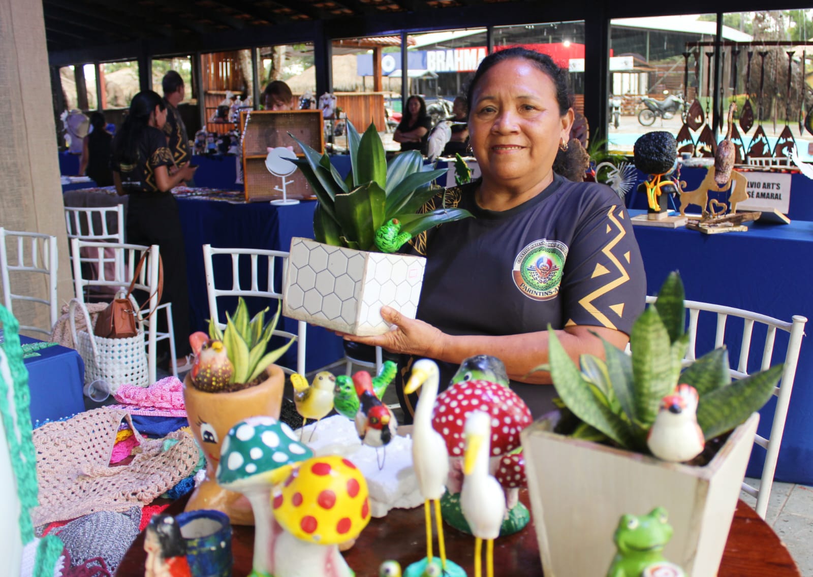 Feira do Artesão de Parintins ganha força e consolida a economia criativa na Ilha da Magia