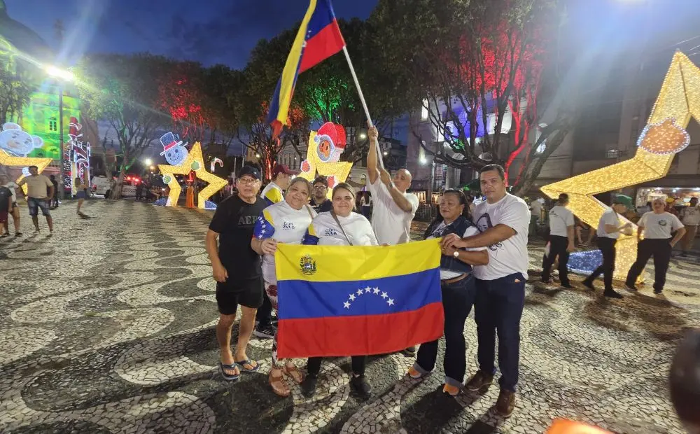 Venezuelanos fazem ato em Manaus após anúncio da prisão de Maduro