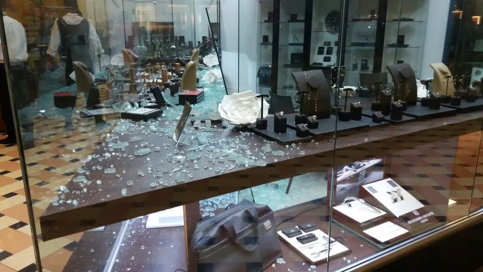 Justiça condena envolvidos em assalto à joalheria do Manauara Shopping