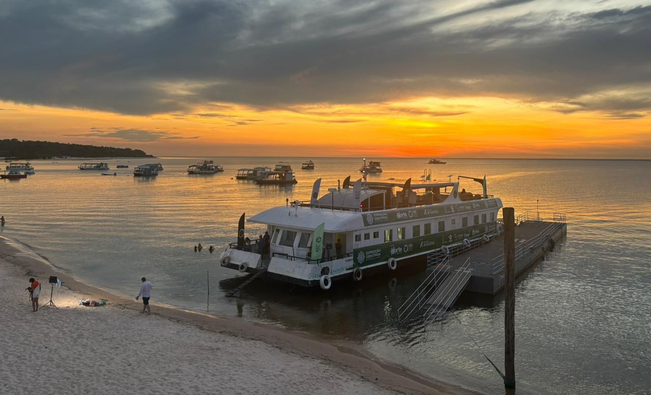 Expedição científica da UEA monitora qualidade das águas amazônicas em rota até Belém