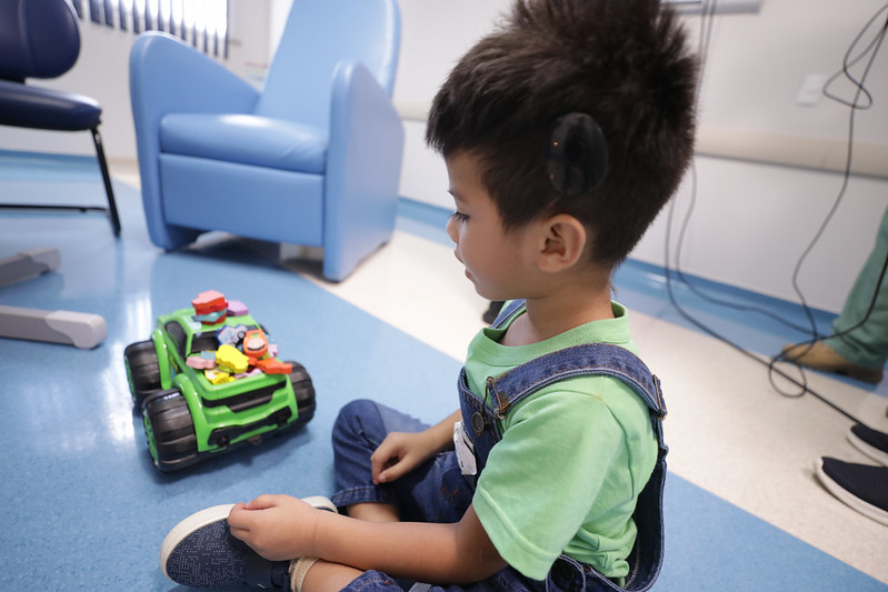 Primeiro implante coclear realizado na rede pública de Saúde do Amazonas é ativado