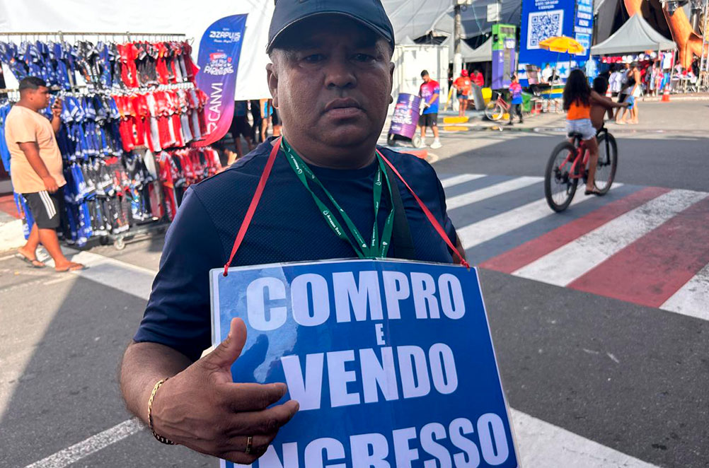 É pegar ou largar: cambistas vendem ingressos para o Festival de Parintins que custam os 'olhos da cara'