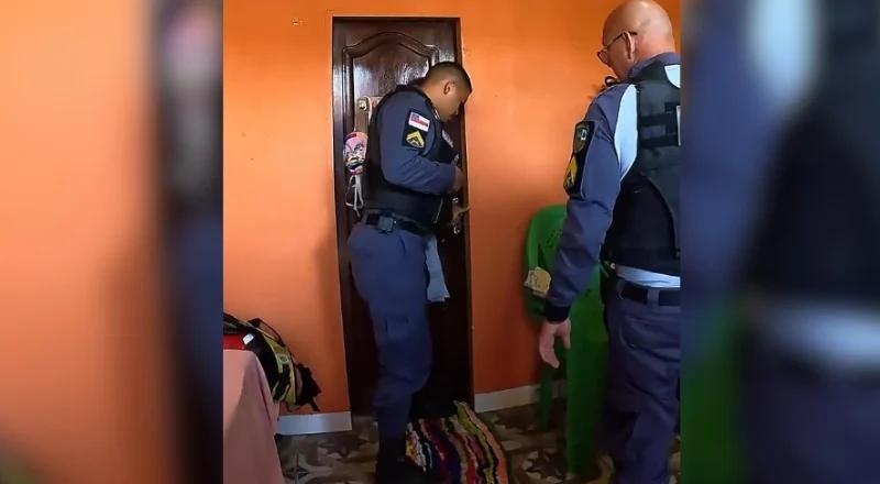Vídeo: homem é preso após ameaçar companheira e se trancar com bebê em Coari