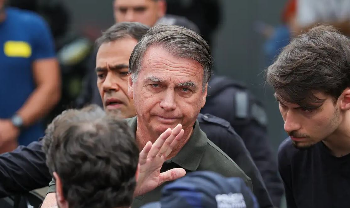 Moraes autoriza Bolsonaro a sair da prisão domiciliar para dentista