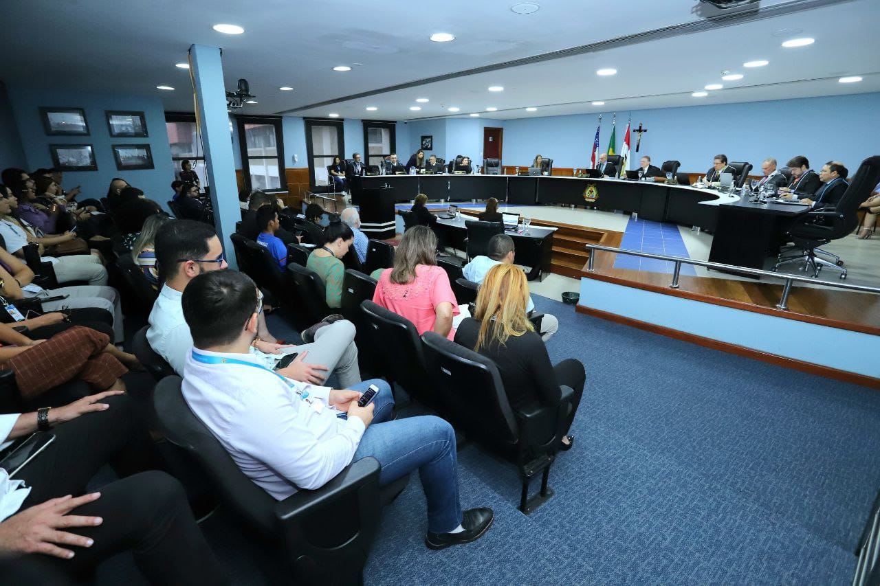 Colegiado do TCE-AM indefere recurso de candidato que tentou tomar posse sem vacinação contra a Covid-19