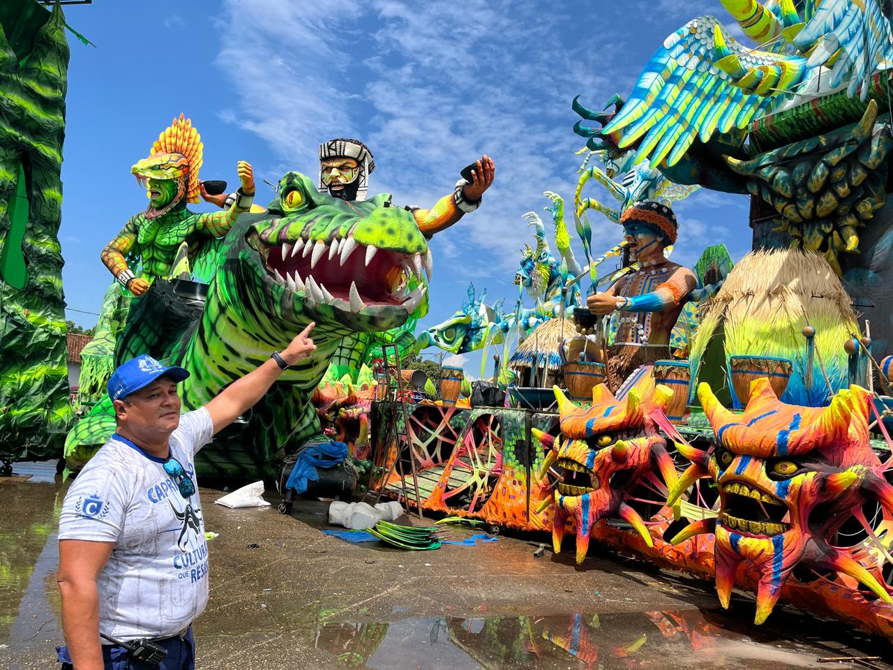 Toró que desabou em Parintins foi teste de resistência para alegorias na concentração do Bumbódromo