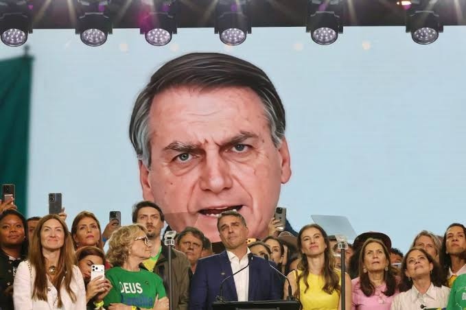 TSE rejeita ação para derrubar imagem de Bolsonaro feita por IA
