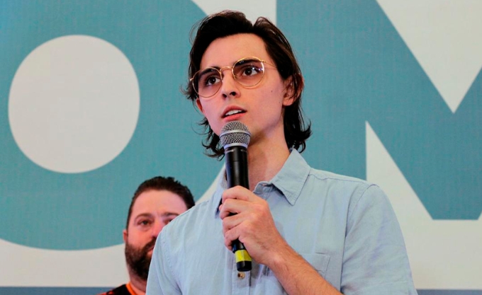 Amom registra candidatura e apresenta plano de governo