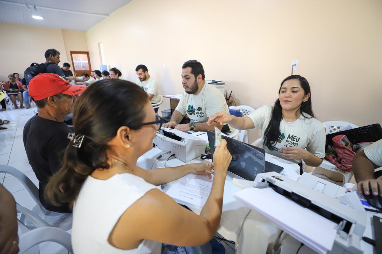 Defensoria leva atendimento de regularização fundiária para famílias de pessoas com TEA em Manacapuru
