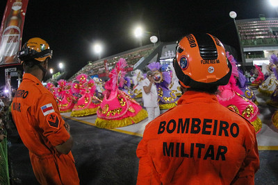 Bombeiros reforçam prevenção no Carnaval com 333 militares e 54 viaturas