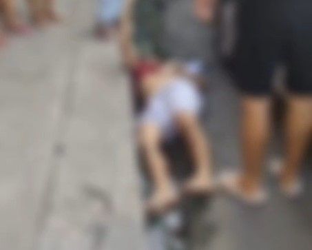 Suspeito de assalto é baleado após tentar tomar arma de PM em mercadinho de Manaus