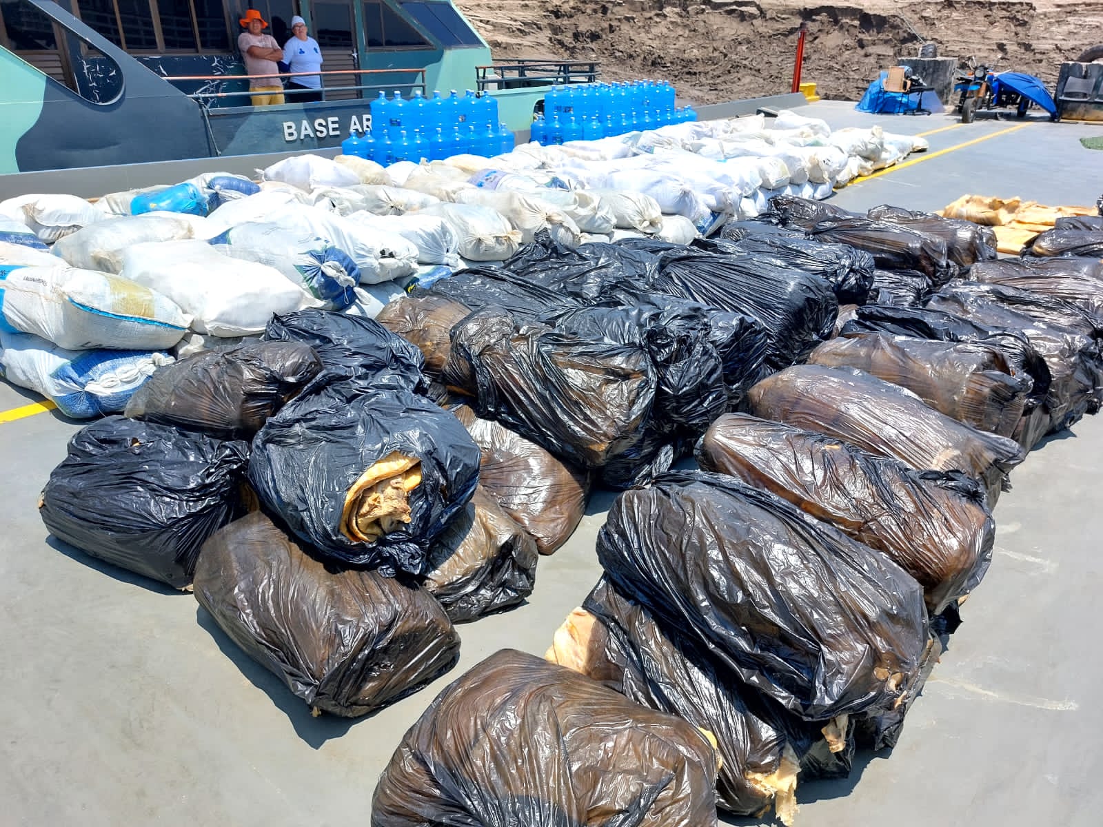 Cerca de 16 toneladas de pirarucu seco ilegal são apreendidas em Coari