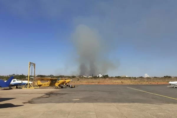 Vídeo: helicóptero da Marinha cai e deixa dois militares mortos em GO
