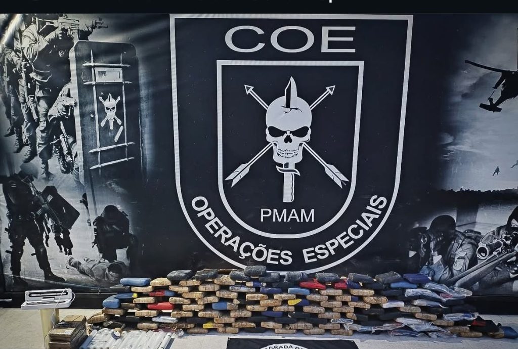 Polícia encontra 140 kg de skunk em porta-malas de picape na Av. Djalma Batista
