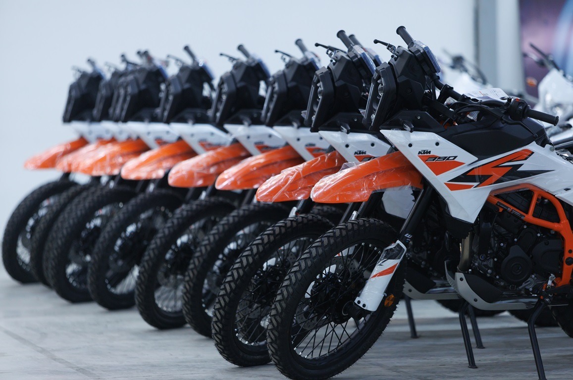 KTM inaugura fábrica em Manaus e produz motocicletas off-road