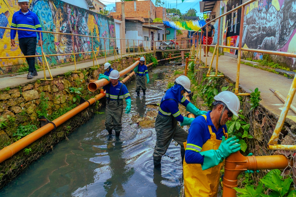 Dia da Amazônia destaca o desafio de levar saneamento para a cidade que cresceu às margens dos igarapés