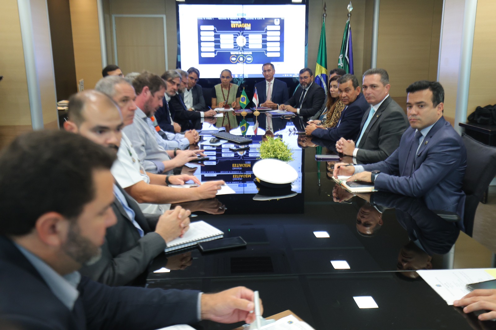 Ministros anunciam força-tarefa para enfrentamento da estiagem no Amazonas