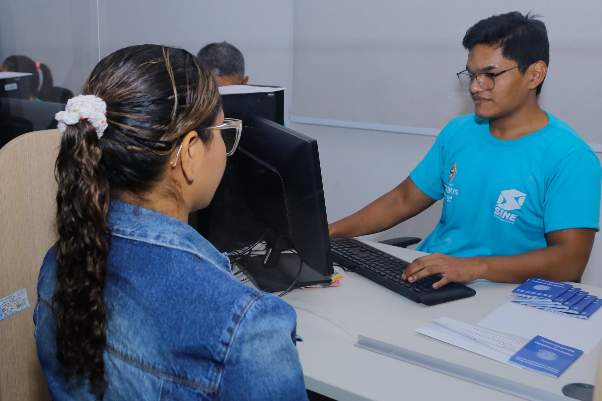 Sine Manaus oferta 594 vagas de emprego nesta segunda–feira (10)