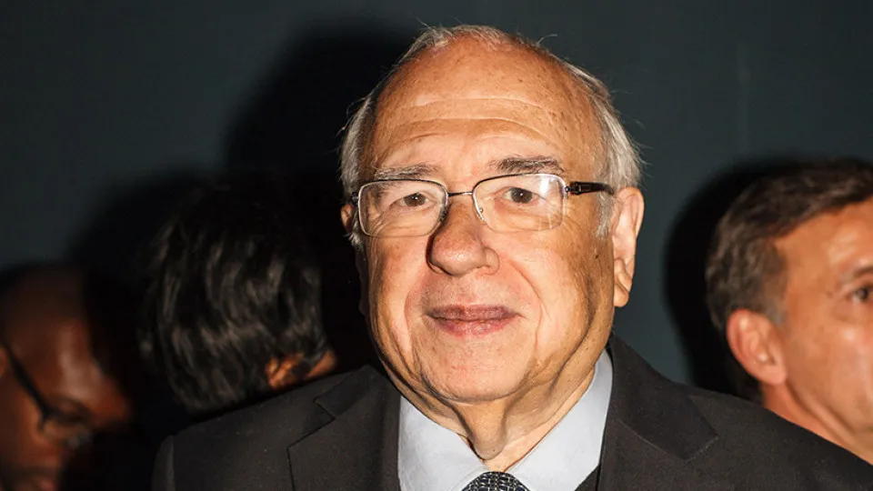 Charges: Escritor Luis Fernando Verissimo morre aos 88 anos