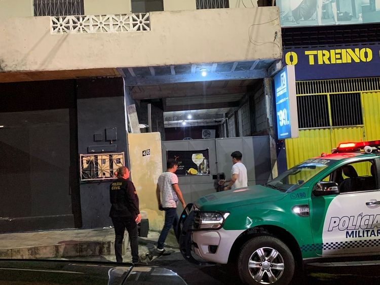 Pistoleiros invadem vila e executam jovem com cinco tiros