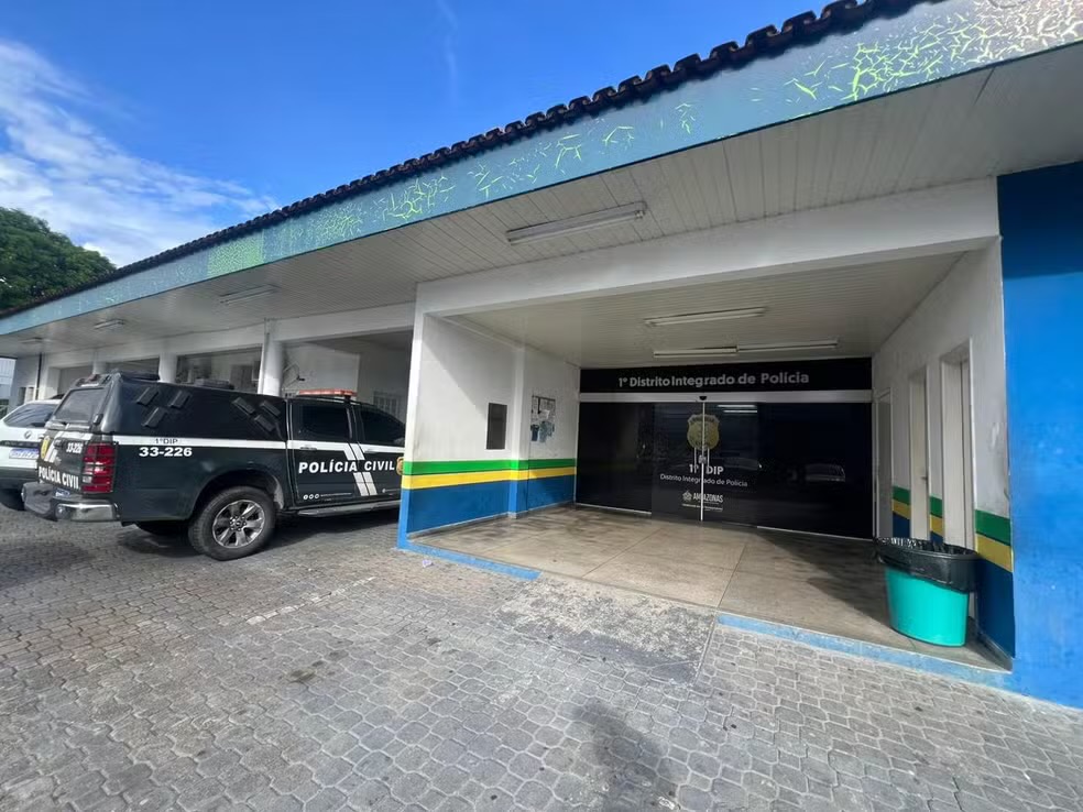 Mulher trans é presa suspeita de canibalismo e estupro contra idoso em Manaus