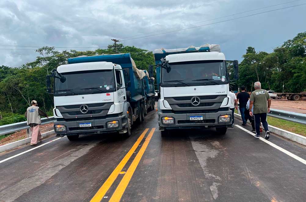 Nova ponte sobre o rio Autaz Mirim passa por teste final de carga e será aberta no dia 27 de abril