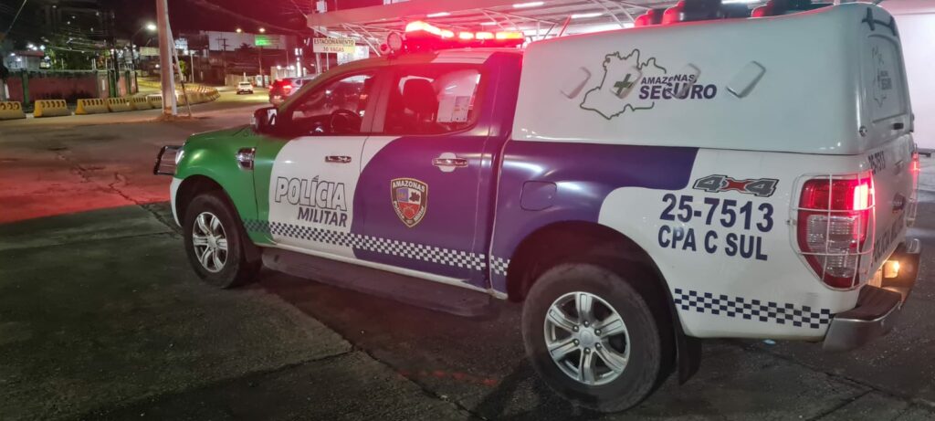 Mulher é presa após tentar matar a própria mãe a facadas