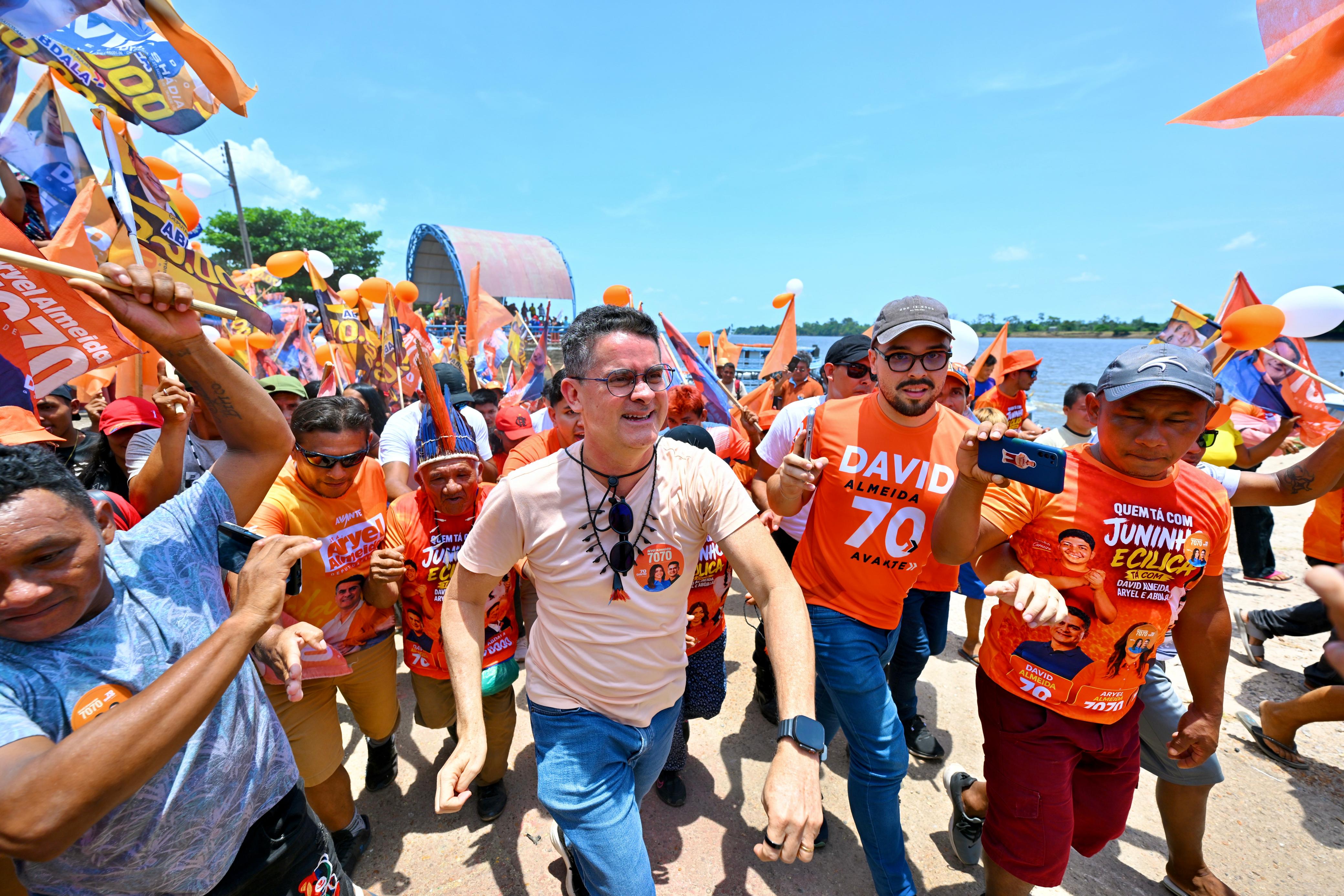 David Almeida promete financiamento de R$ 50 mil para reforma de barcos no interior
