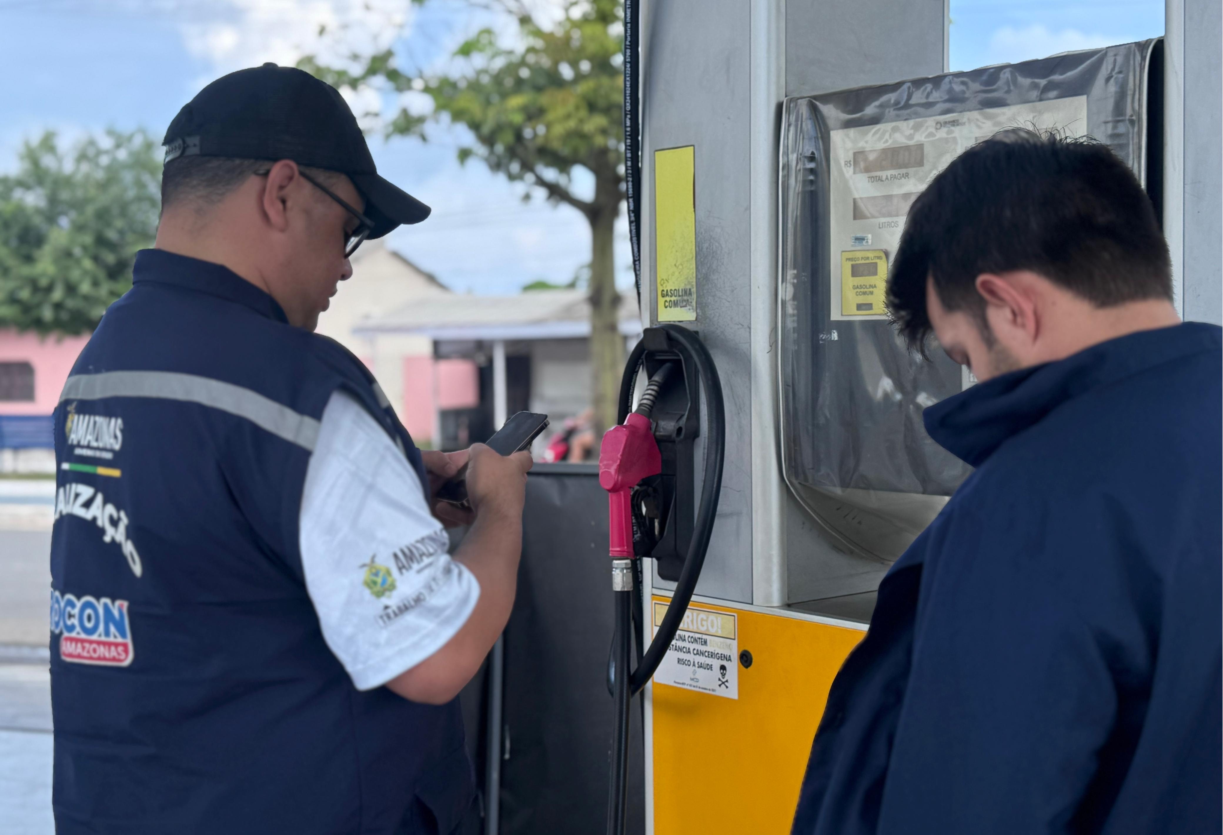 Procon-AM autua 18 postos por indícios de abuso nos preços da gasolina em Parintins