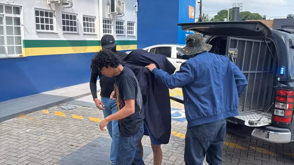 Polícia prende suspeitos de estupro coletivo de adolescente de 15 anos em Manaus