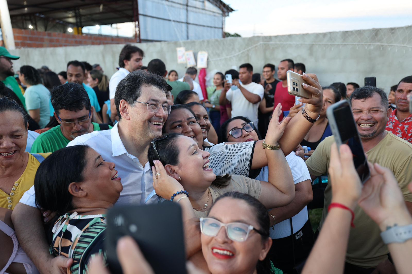 Eduardo Braga aparece na liderança para o Senado em pesquisa no Amazonas
