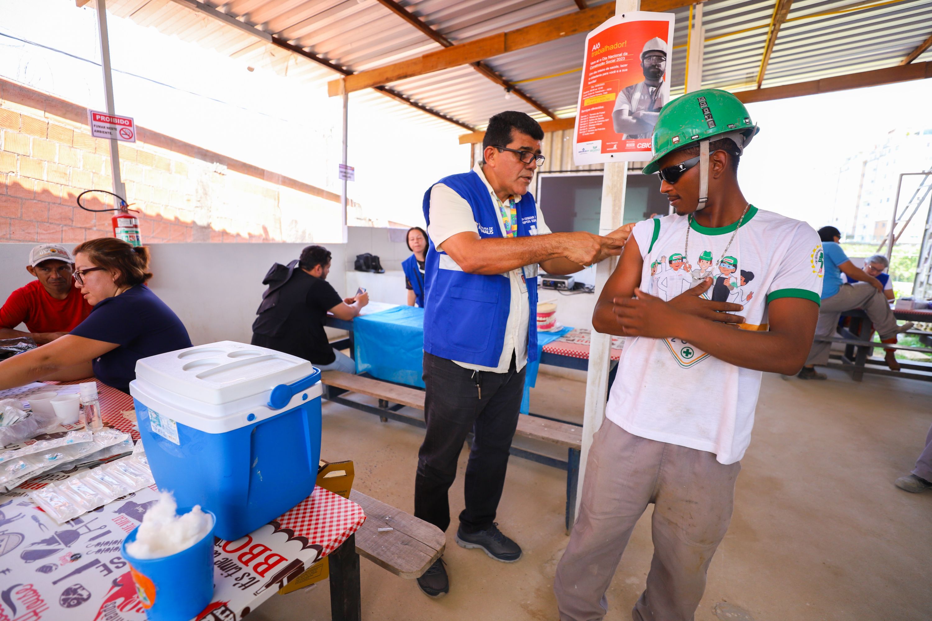 Prefeitura de Manaus prossegue com vacinação contra a Covid-19 em 74 unidades de saúde