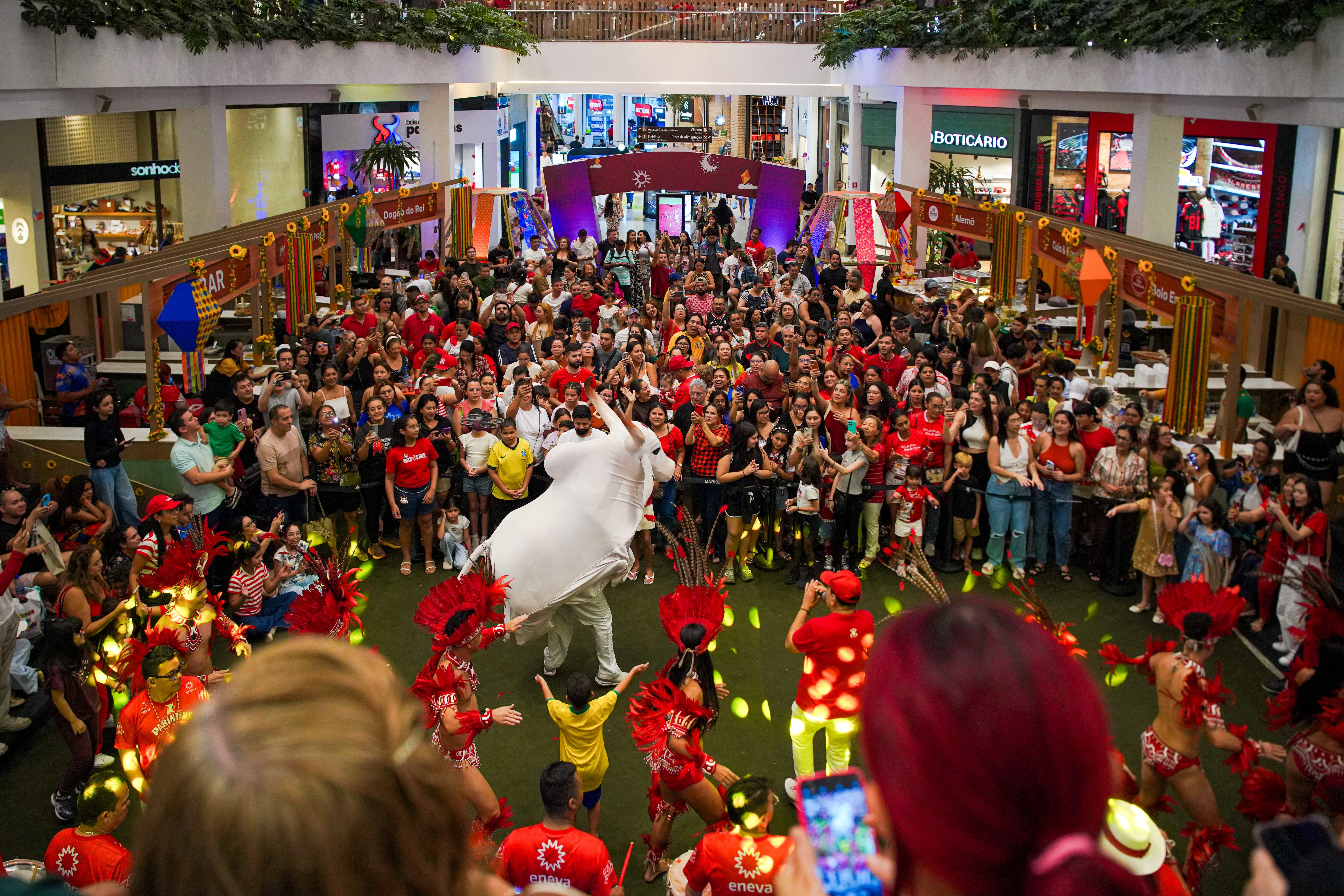 Bois Caprichoso e Garantido animam Arraial do Amazonas Shopping neste fim de semana