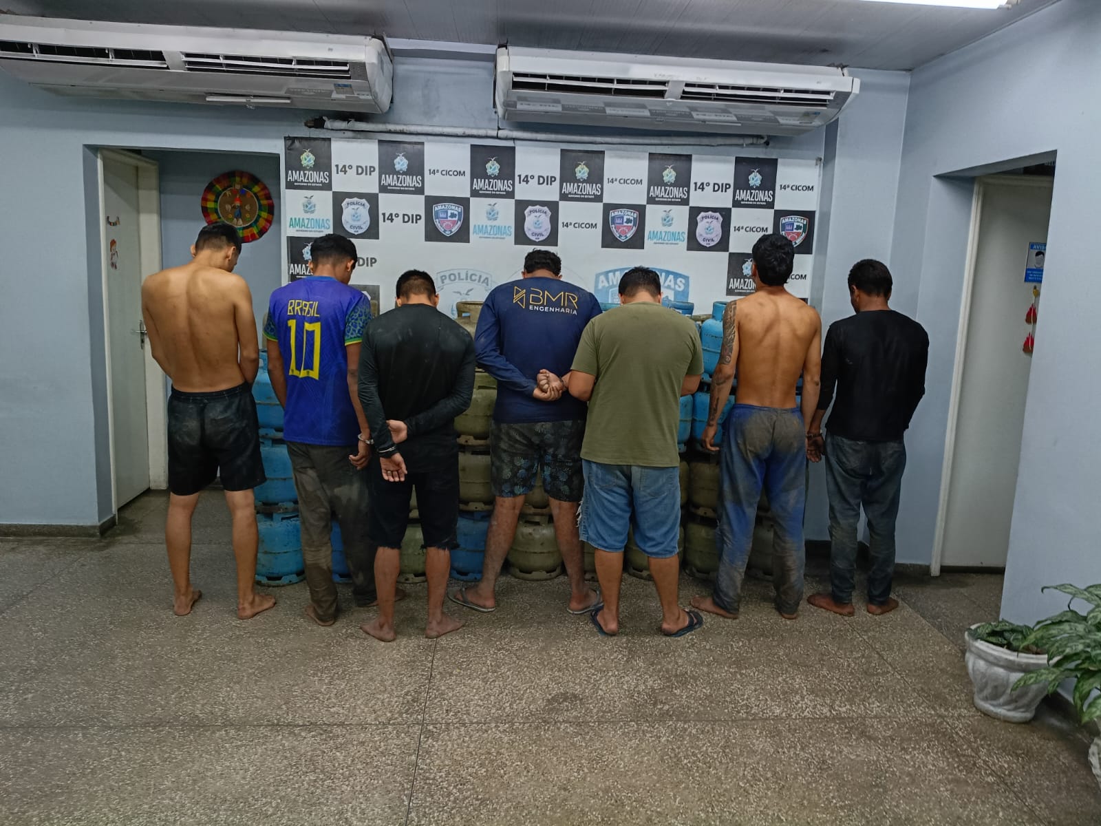Grupo é preso suspeito de furtar 68 botijões de gás na zona Leste de Manaus