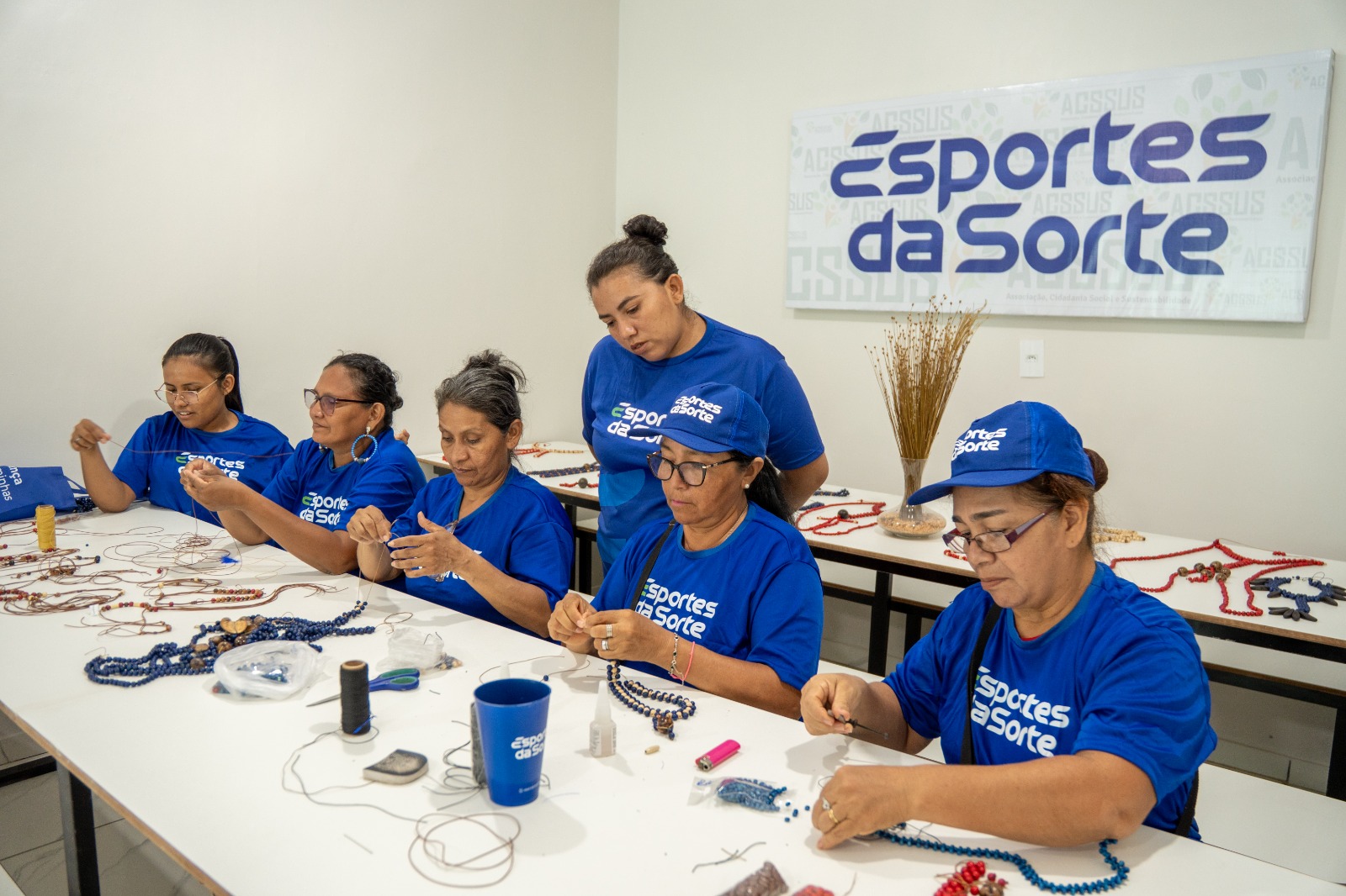 Curso de biojoias capacita 40 mulheres e fortalece geração de renda em Parintins