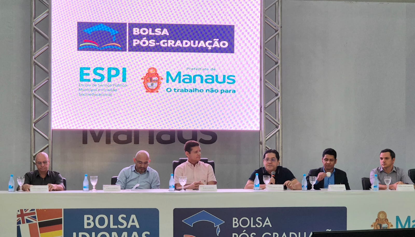 Manaus lança editais do Bolsa Idiomas e Bolsa Pós-Graduação 2026